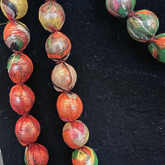 Unique Hermes silk scarf beaded necklace - Picture 3 of 5